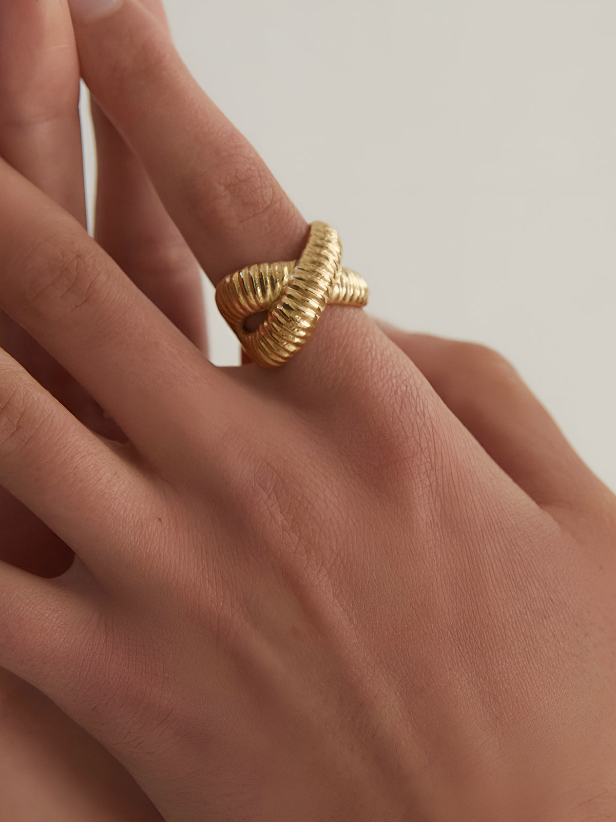 Cross Ripple Open Ring | COMMENSE