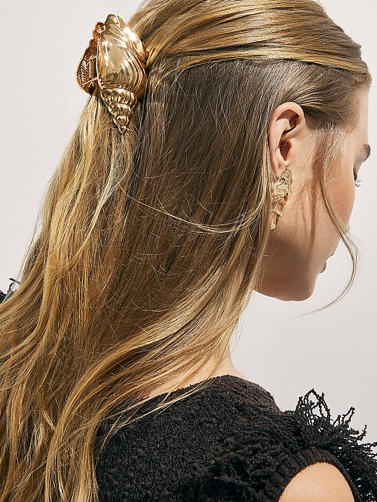Conch Shell Shaped Metal Hair Claw | COMMENSE